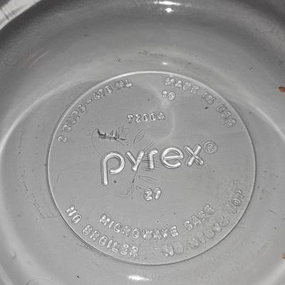 Seven Glass Pyrex bowls