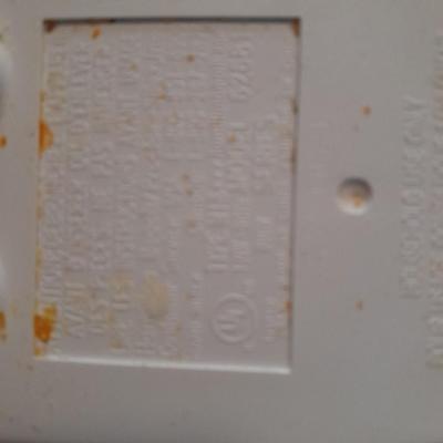 Hamiton beach Multi speed hand mixer and two glass mixing bowls