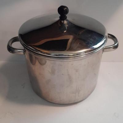 Three stainless steel Kitchen Pots with lids