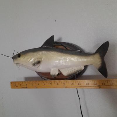 Gemmy Industries Talking singing catfish with Fish stories told here decorative wall oar