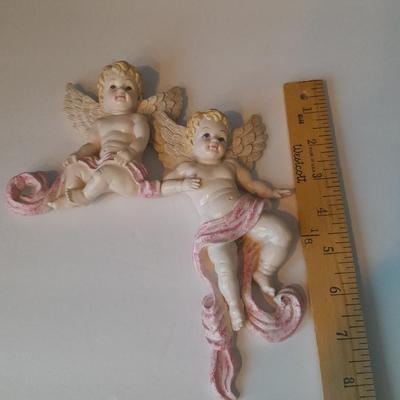 Wall hanging Corinthians 13:4-7 Love is Patient, Love is Kind with Christmas around the world Angels