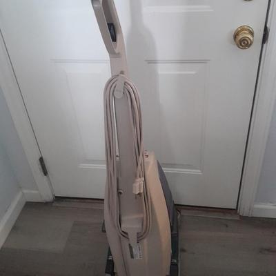 Hoover Steam Vac Deluxe / Carpet and Upholstery cleaner with attachments