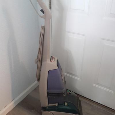 Hoover Steam Vac Deluxe / Carpet and Upholstery cleaner with attachments