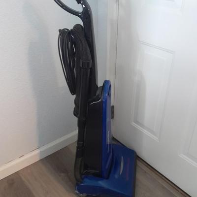 Simplicity Symmetry Household Vacuum cleaner with Extras!