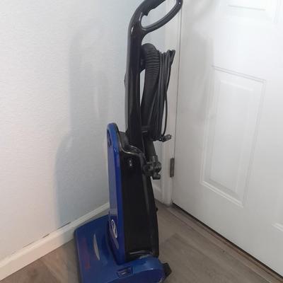 Simplicity Symmetry Household Vacuum cleaner with Extras!