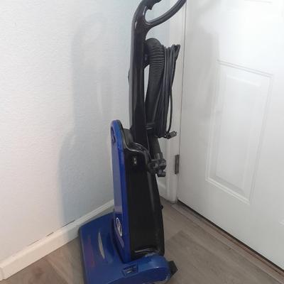 Simplicity Symmetry Household Vacuum cleaner with Extras!