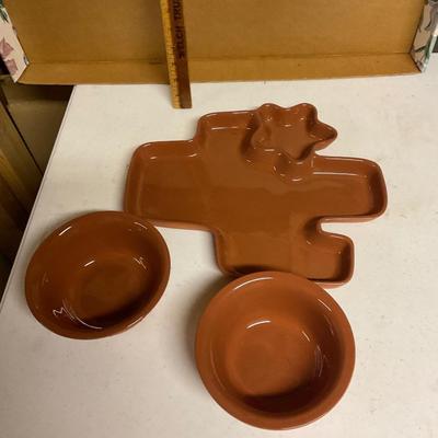 Terra Cotta Glazed Cactus Shaped Chip Dish With Four Bowls