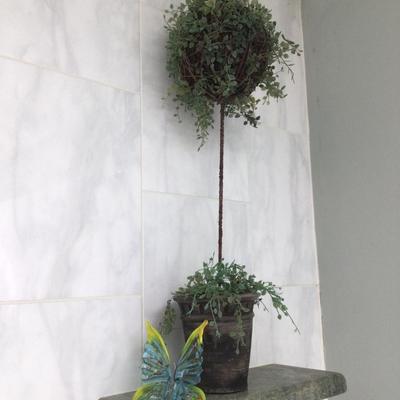 1021 Decorative Topiary & Glass Butterfly