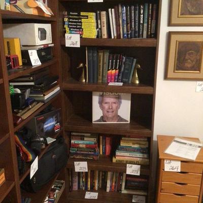3015 Bookshelf with Gold Trim