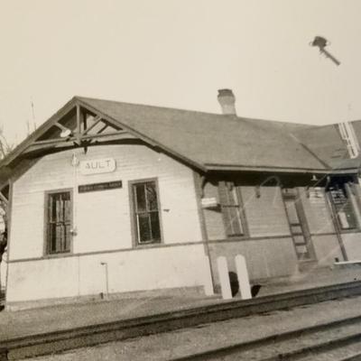 LOT 112  A LOT OF PHOTOS OF OLD COLORADO TRAIN STATIONS