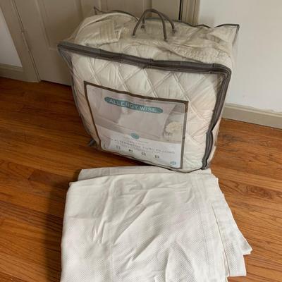 BEDDING LOT