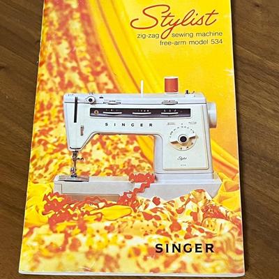 SINGER ~ Stylist ~ Zig Zag Sewing Machine