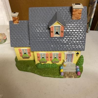 Department 56 â€œHAPPY EASTER HOUSEâ€