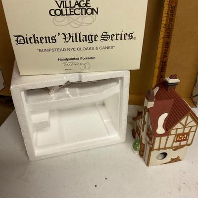 Department 56 â€œBUMPSTEAD NYE CLOAKS AND CANEâ€