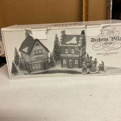 Department 56 â€œSTART A TRADITION SETâ€