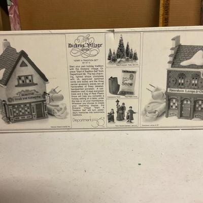 Department 56 â€œSTART A TRADITION SETâ€