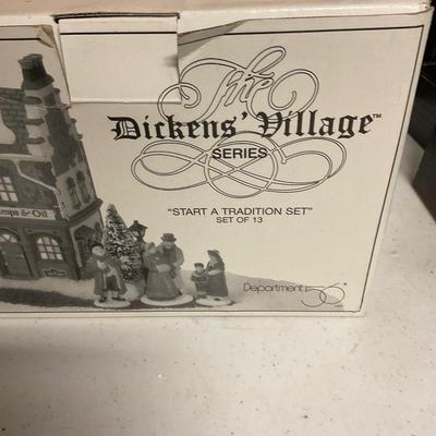 Department 56 â€œSTART A TRADITION SETâ€