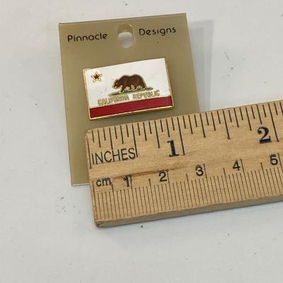 California Republic Enamel State Flag Lapel Hat Pin on Six Flags Magic Mountain Hang Card