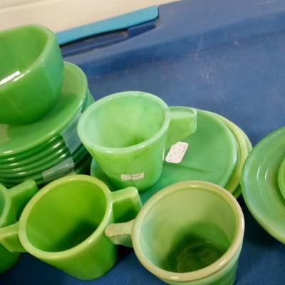 LOT 125 LARGE LOT OF JADITE CHILDS DISHES