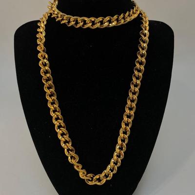 Vintage Chunkey Textured Link Napier Gold Tone Long Necklace