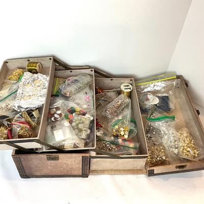 1236 Jewelry Expanding Chest with Jewelry Embellishments