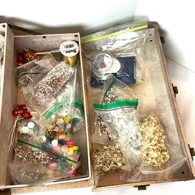 1236 Jewelry Expanding Chest with Jewelry Embellishments