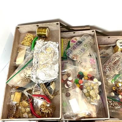 1236 Jewelry Expanding Chest with Jewelry Embellishments