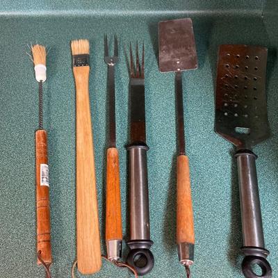 Set of 6 BBQ utensils