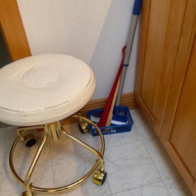 Rolling Stool, Back Scratcher, Duster And Long Handle Shoehorn
