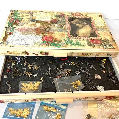 1243 Decoupage Two Drawer Box with Charms