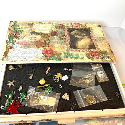 1243 Decoupage Two Drawer Box with Charms