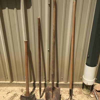 Yard & Garden tools LOT 2