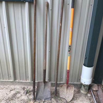 Yard & Garden tools LOT 3