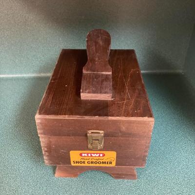Kiwi Hand Crafted Shoe Groomer