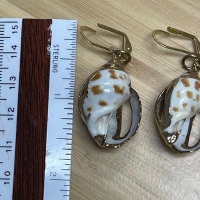 Pair of Seashell Tropical Beachy Earrings