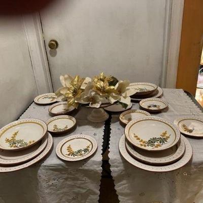 Clearance Stangl RARE Golden Blossom  Dinner for 4 and  pedestal Cake plate 21 pieces