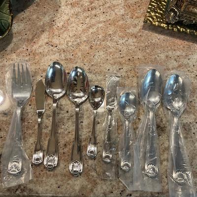 1340 Towle " London Shell'' Serving Pieces