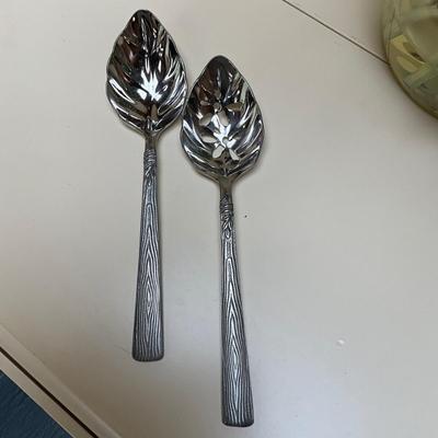 1343 Pfaltzgraff Salad Serving Pieces 18/8