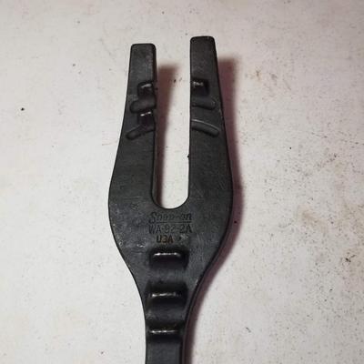 Snap-On Coil Spring Compressor