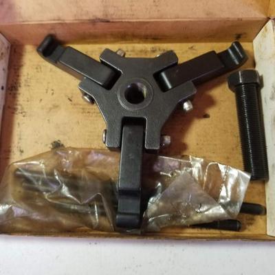 Blue Point Harminoc Damper Pulley Puller