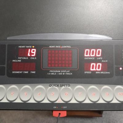 Nice Pro-Form Crosswalk Advanced 525x Treadmill Folding Spacesaver! Like new!