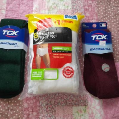 Package of Men's L/G New Briefs and 2 packs of new socks