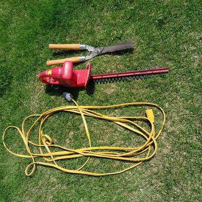 Electric Homelite hedge trimmer with Extension cord and hand trimmers