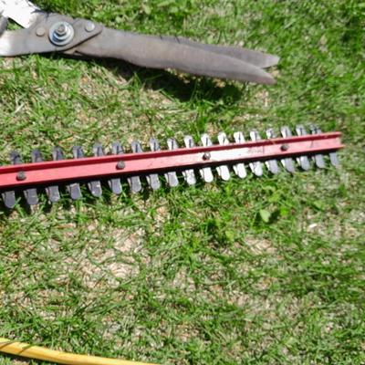 Electric Homelite hedge trimmer with Extension cord and hand trimmers