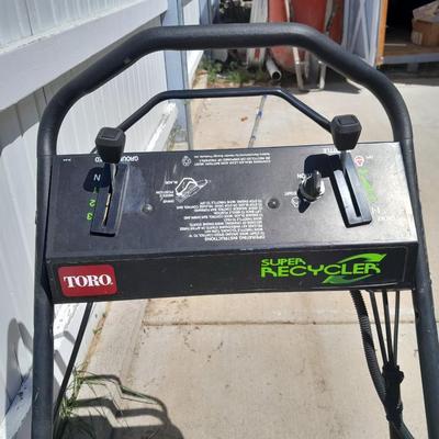 Toro Deluxe Power Drive lawnmower with grass catcher bag