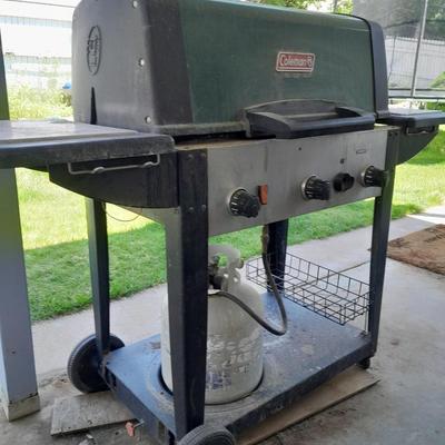 Coleman Barbeque Grill with propane tank