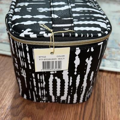 makeup or storage bag
