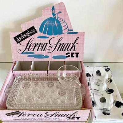 1950s Serva-Snack Set | Vintage Colonial Lady Pattern, Anchorglass, Anchor Hocking