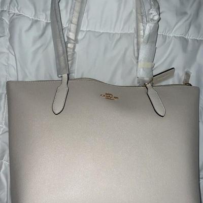 COACH Zip Top Tote Bag In CHALK/Off White. Brand New with tags