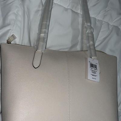 COACH Zip Top Tote Bag In CHALK/Off White. Brand New with tags